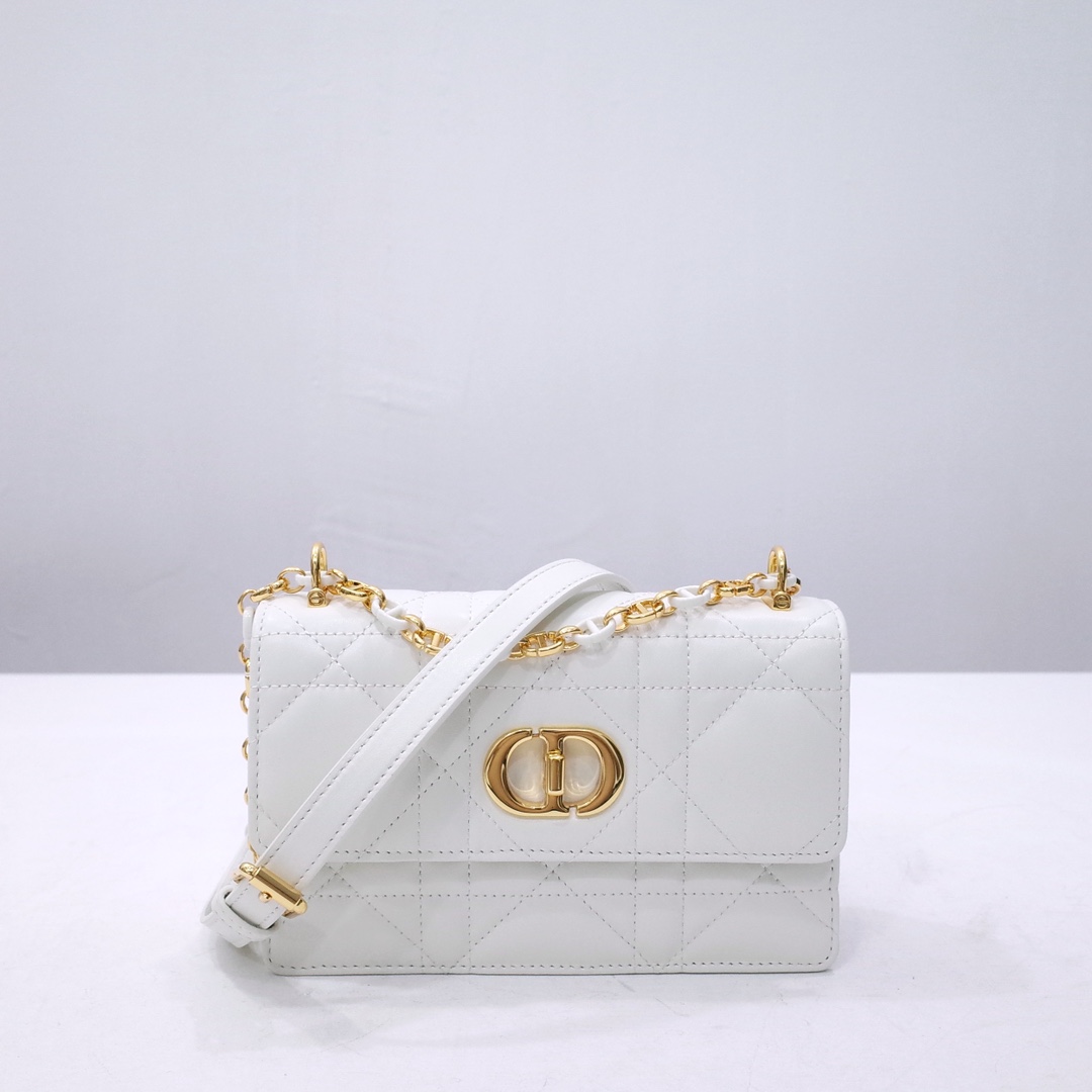 Miss Caro Pouch with Chain White Macrocannage Lambskin